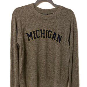 Super-soft lightweight Michigan pullover